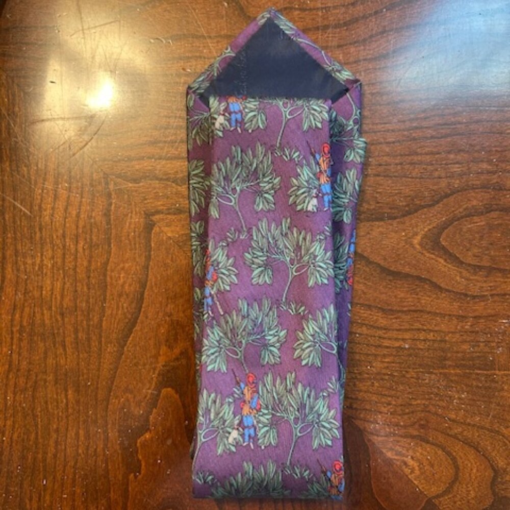 GORGEOUS SALVATORE FERRAGAMO TIE - NWT